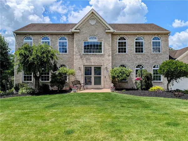 570 Peregrine Dr, Irwin, PA 15642