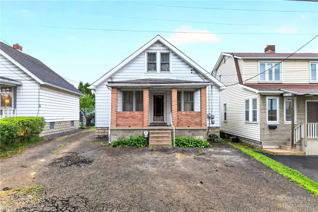 5310 Park Ave, Bethel Park, PA 15102 - #1