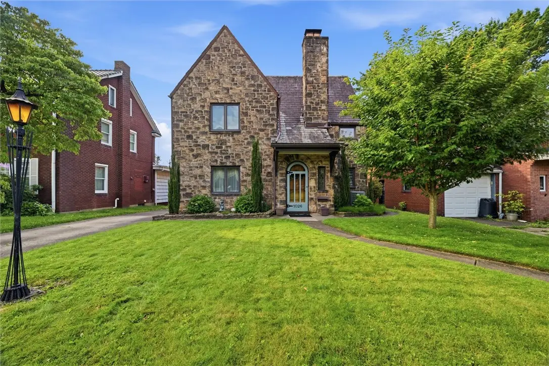 1026 Woodberry Rd, New Kensington, PA 15068 - #1