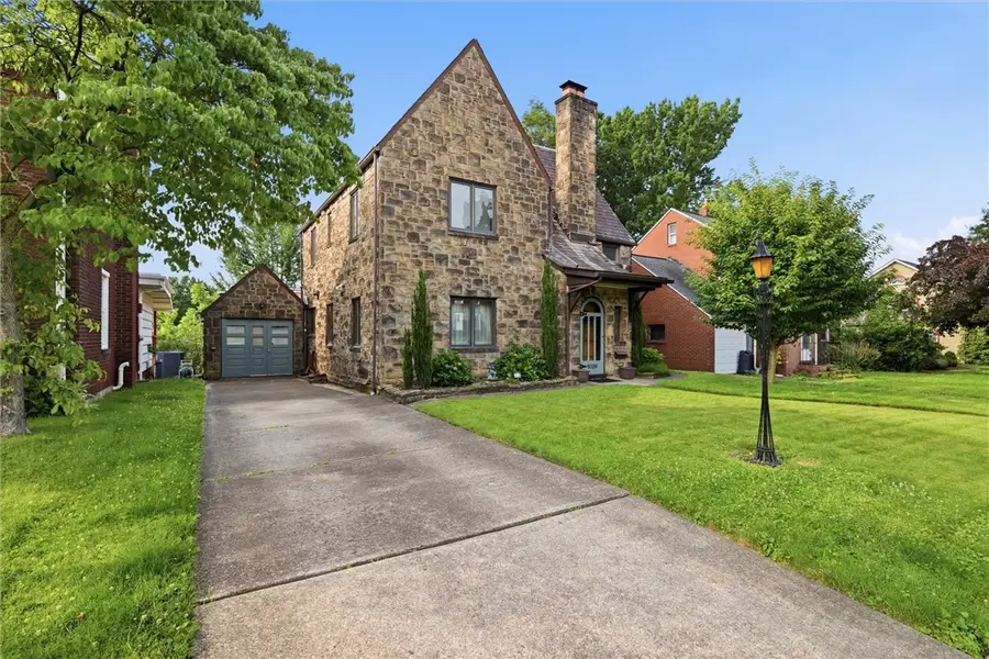 1026 Woodberry Rd, New Kensington, PA 15068 - #3