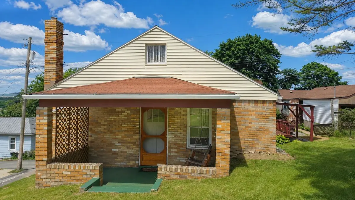 913 Hancock Avenue, Vandergrift, PA 15690 - #1