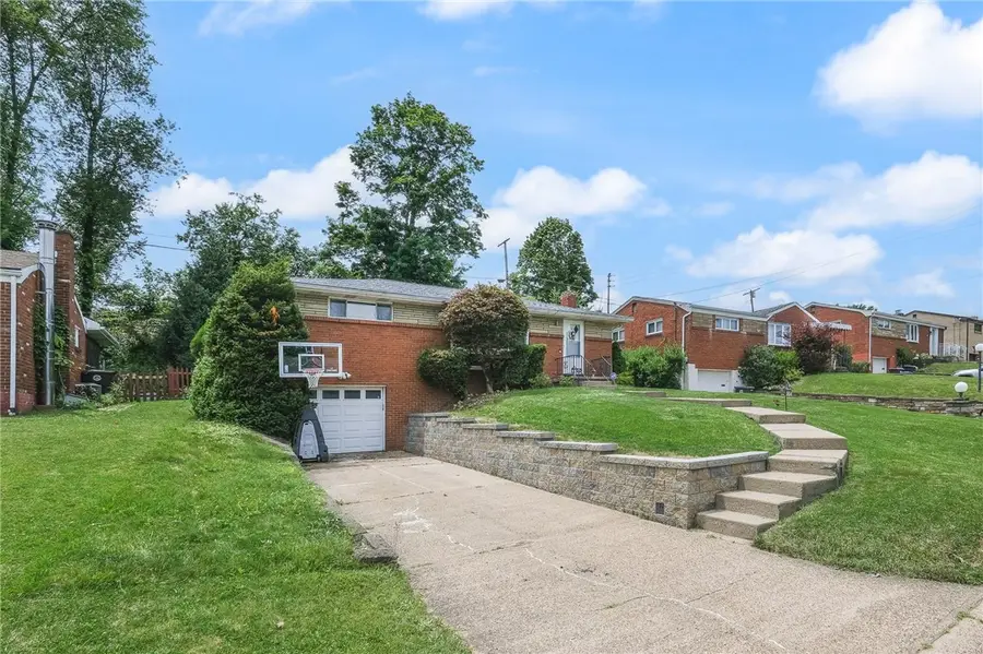1654 Hollyrood Rd, Pittsburgh, PA 15227 - #2