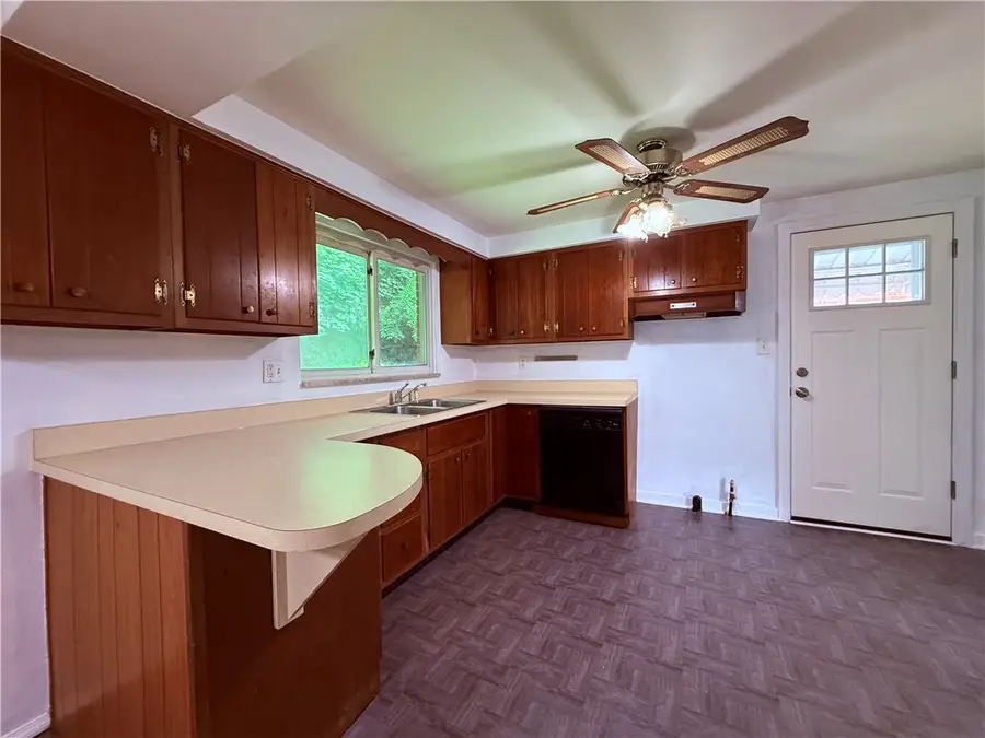 324 Dorothy Drive, Pittsburgh, PA 15235 - #2