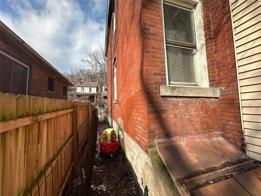 234 Renova St, Pittsburgh, PA 15207 - #3