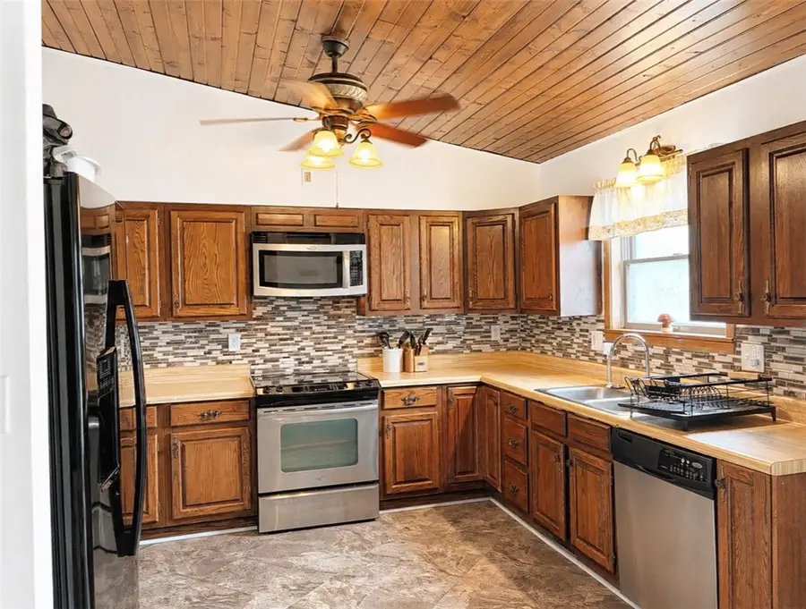 694 6th St, West Pittsburg, PA 16160 - #2