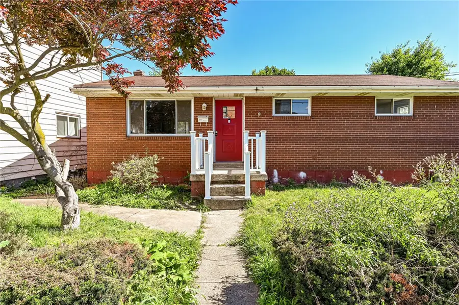 63 Chestnut St, Natrona Heights, PA 15065 - #2