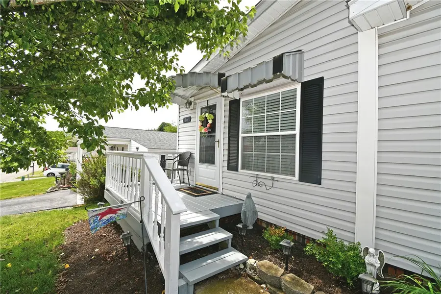 16 Northridge Cir, Carnegie, PA 15106 - #3