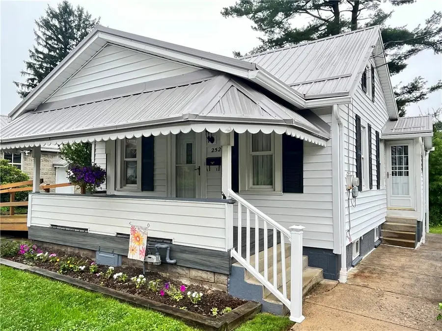 252 Papermill Ave, Indiana, PA 15701 - #2