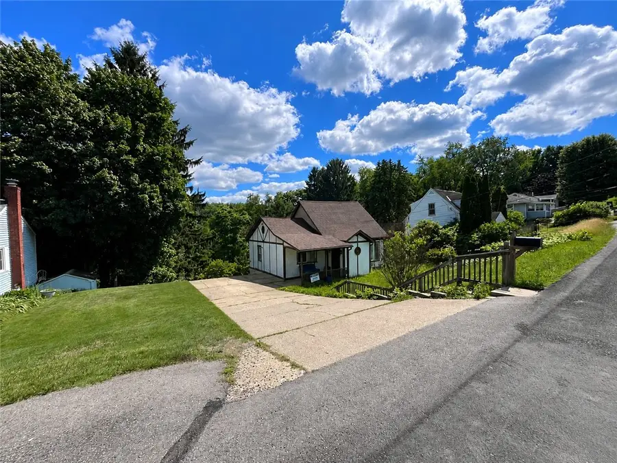 3128 Ridge Ave, Aliquippa, PA 15001 - #2