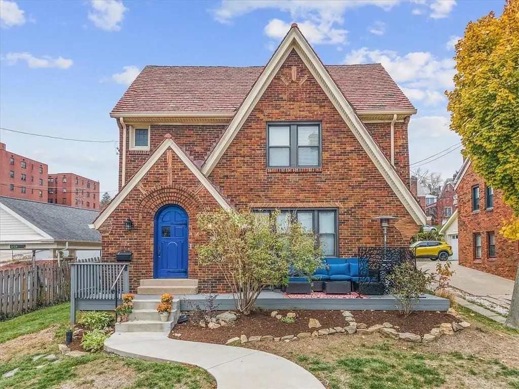 540 Lansdale Pl, Pittsburgh, PA 15228 - #1
