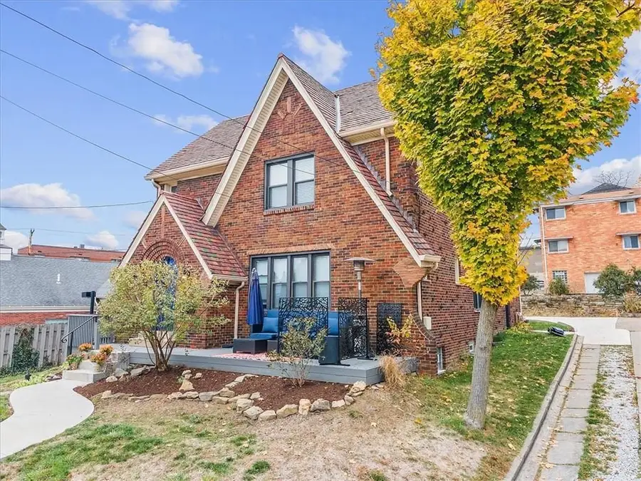 540 Lansdale Pl, Pittsburgh, PA 15228 - #3