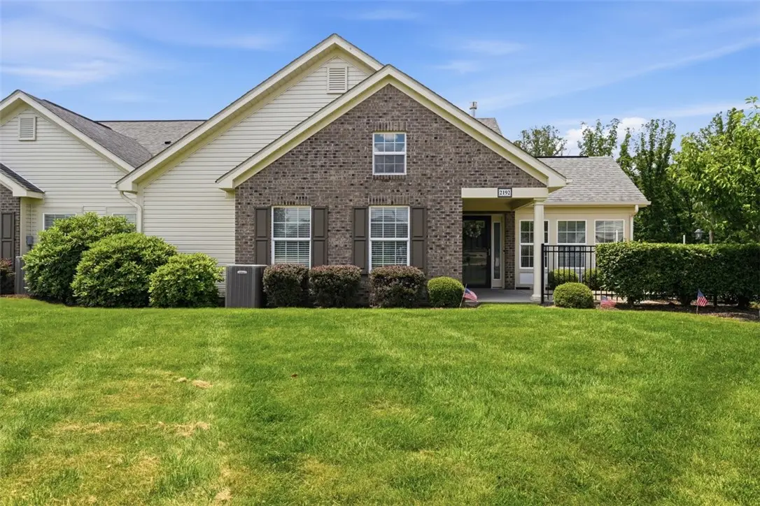 2192 Westview Cir, Harmony, PA 16037 - #1