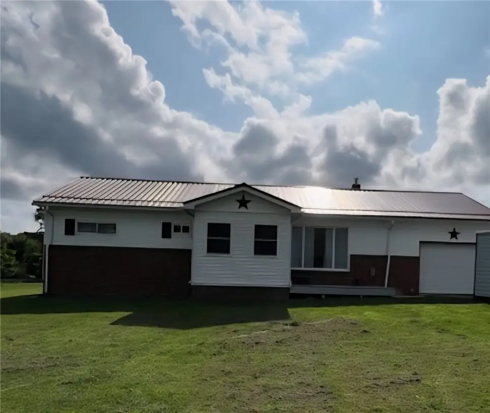 3033 Oneida Valley Rd, Hilliards, PA 16040 - #1