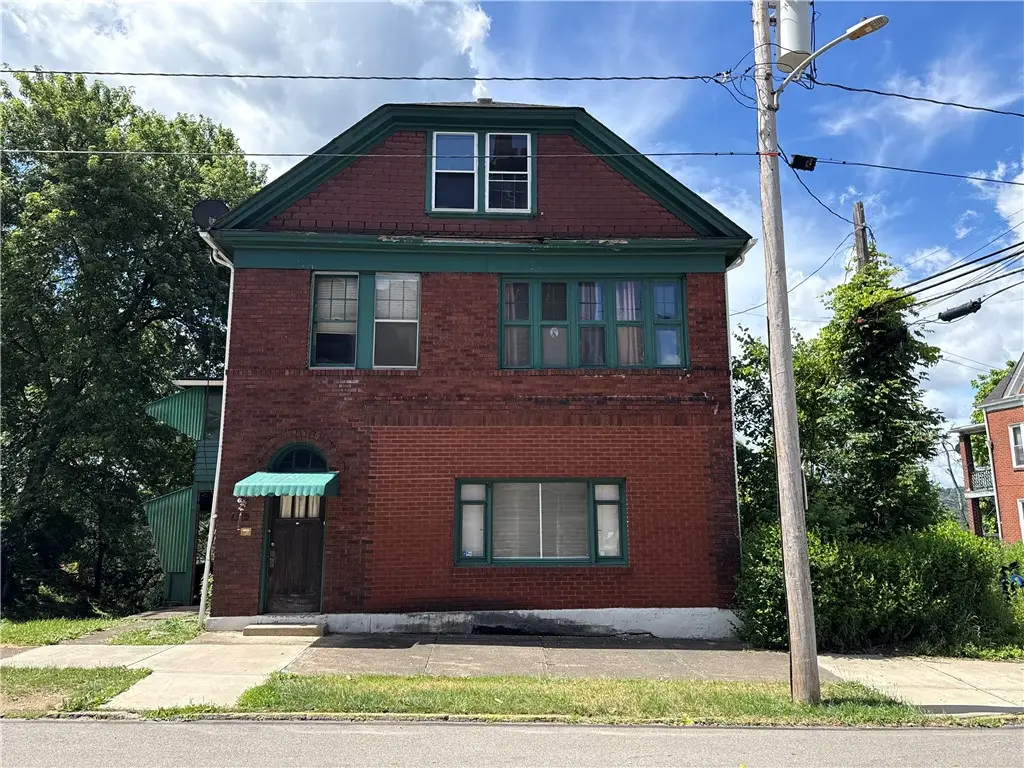 601 6th St, Pitcairn, PA 15140 - #1
