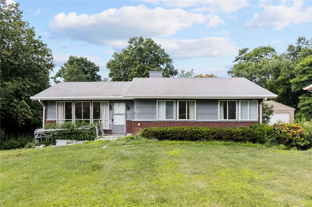 3003 Nottinghill Dr, Coraopolis, PA 15108 - #1