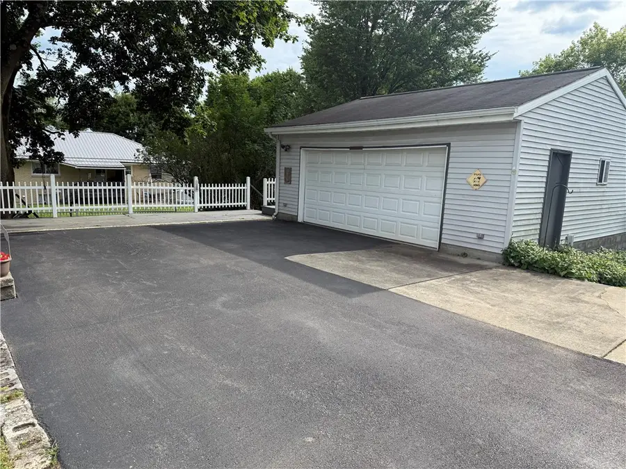 105 W Clen Moore Boulevard, New Castle, PA 16105 - #2