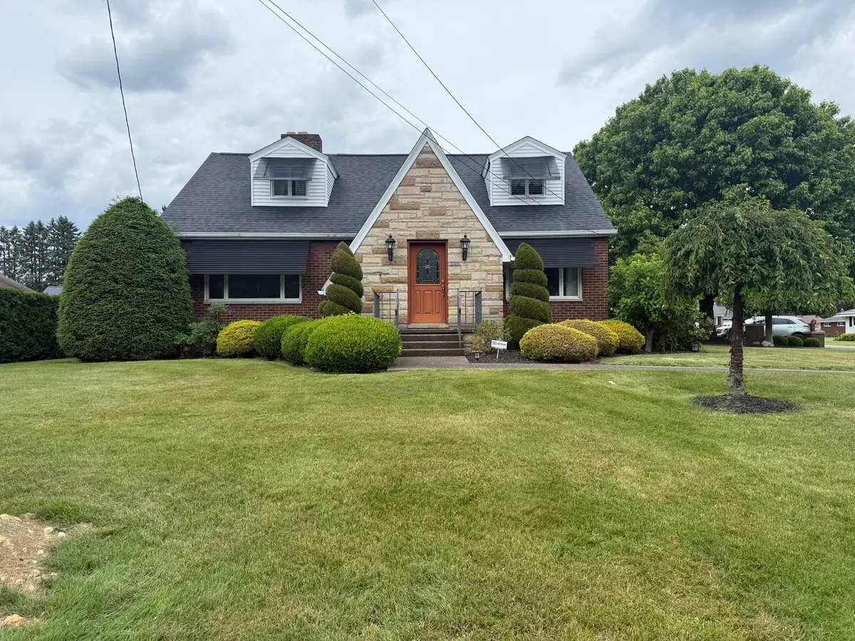 102 W Fairmont Avenue, New Castle, PA 16105 - #1