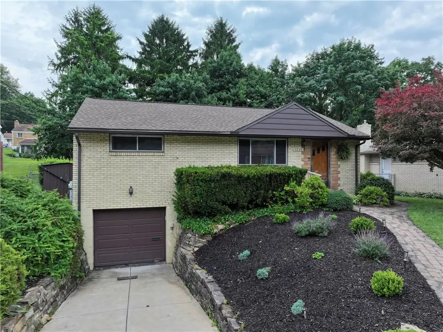 5229 Colewood Dr, Pittsburgh, PA 15236 - #2