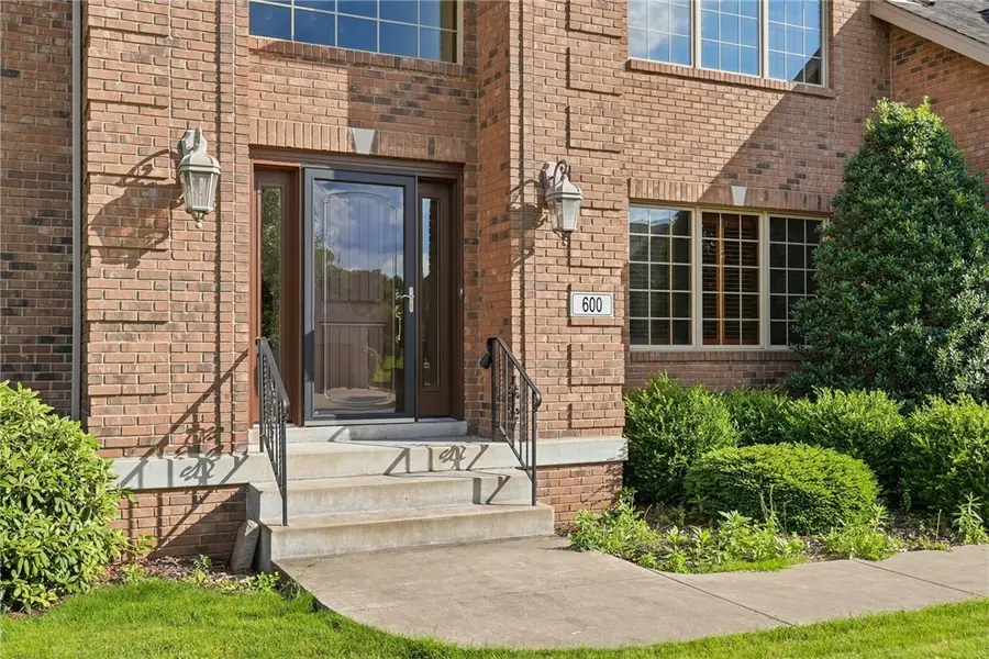 600 Ashton Ct, Irwin, PA 15642 - #3