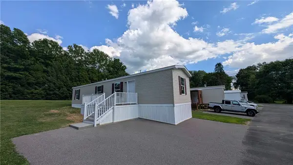 207 Cedar Ln, Valencia, PA 16059