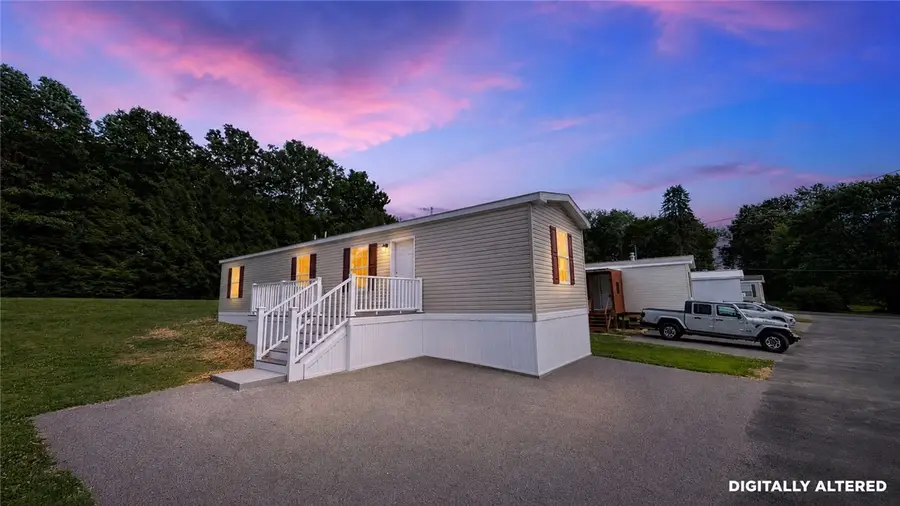 207 Cedar Ln, Valencia, PA 16059 - #2