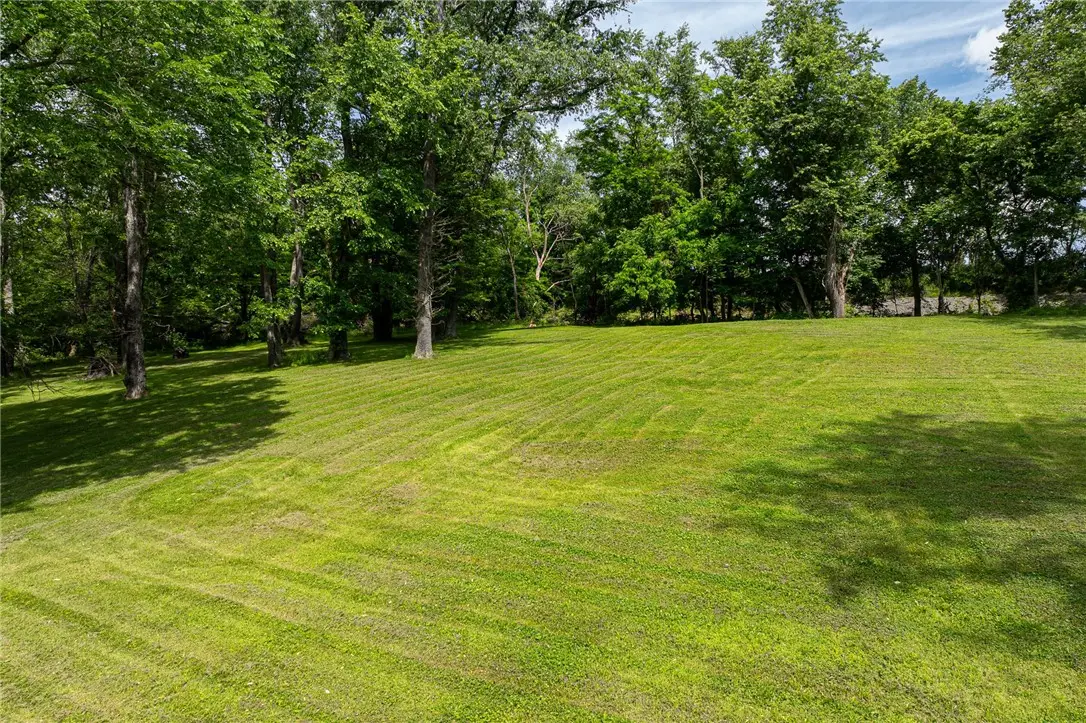 60 Woodrow Dr, Hickory, PA 15340 - #1