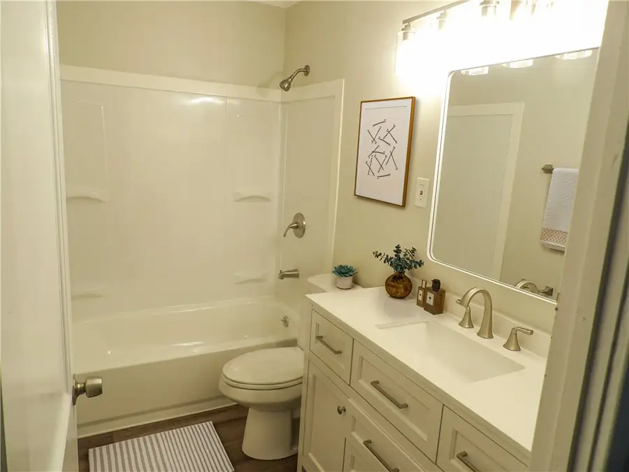 1009 Arlington Dr, Greenville, PA 16125 - #2
