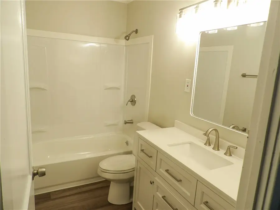 1009 Arlington Dr, Greenville, PA 16125 - #3