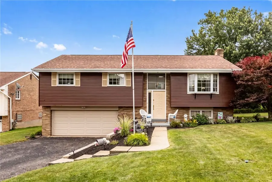 1016 Dana Dr, West Mifflin, PA 15122 - #2