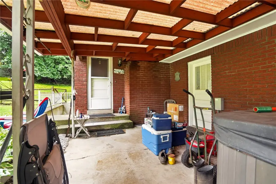 37 Millersdale Rd, Jeannette, PA 15644 - #3