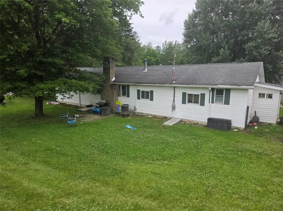 426 N Walnut St, Ligonier, PA 15658 - #3