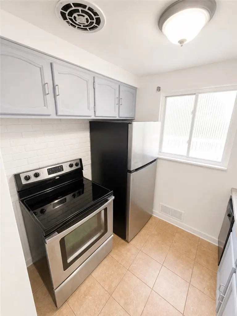 1031 Alquin St, McKeesport, PA 15133 - #3
