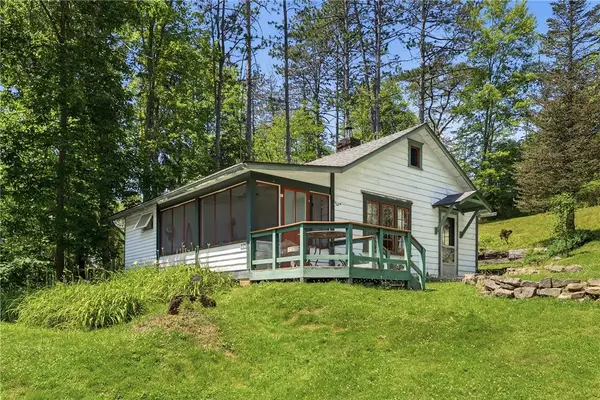 125 Creek Side Ln, Slippery Rock, PA 16057
