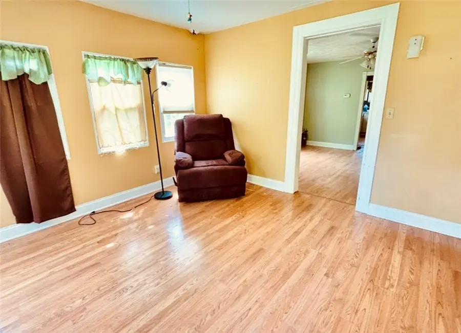 61 Mcmichael Rd, Carnegie, PA 15106 - #2