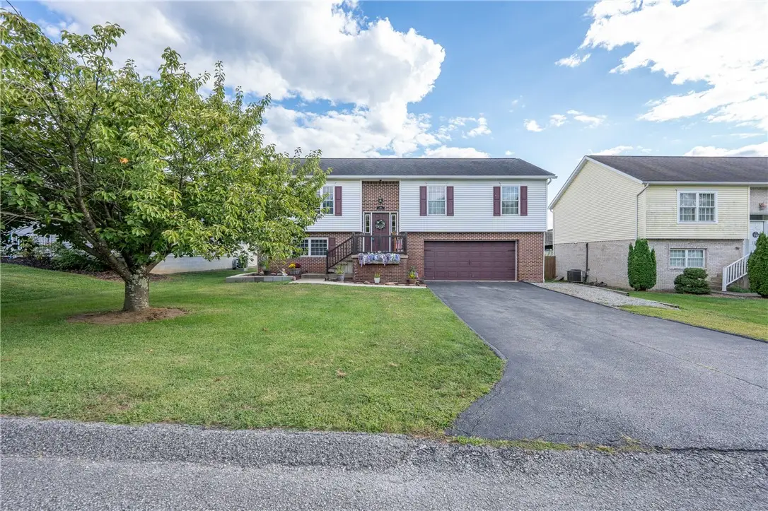 105 Frank Cir, Latrobe, PA 15650 - #1