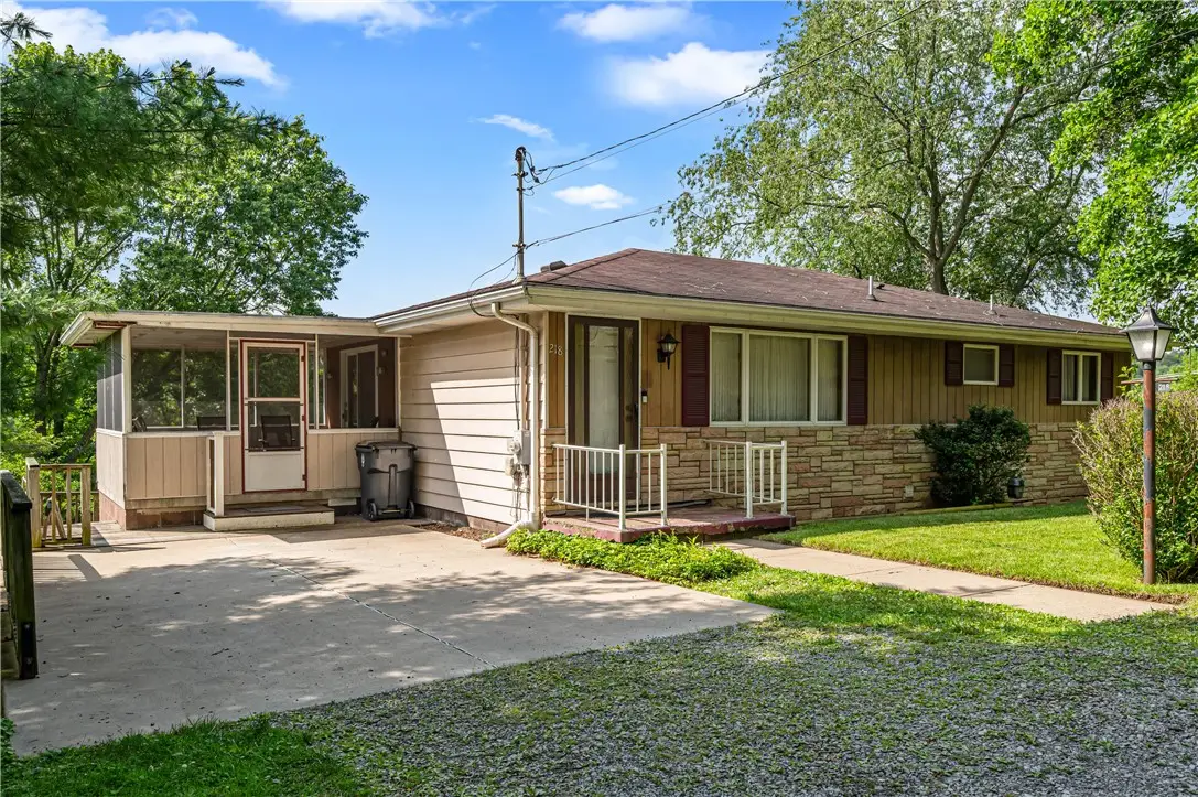 218 Brand Ave, Imperial, PA 15126 - #1