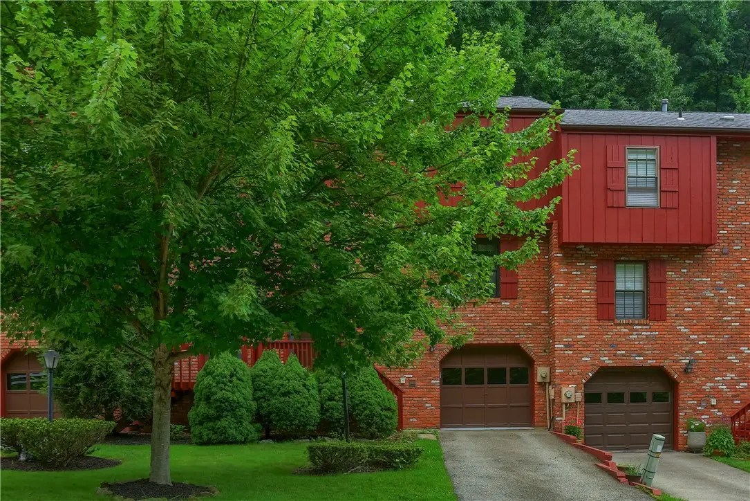 174 Old English Rd, Pittsburgh, PA 15237 - #1