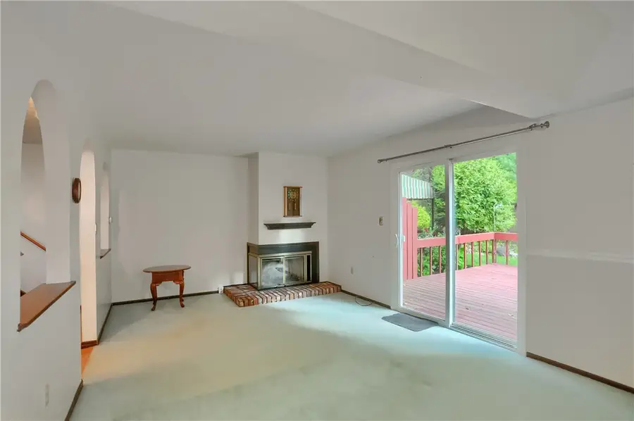 174 Old English Rd, Pittsburgh, PA 15237 - #3