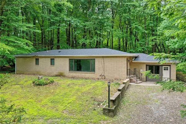 1156 Cole Rd, Apollo, PA 15613