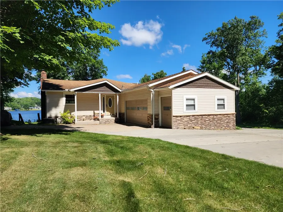 228 Latonka Dr, Lake Latonka, PA 16137 - #2