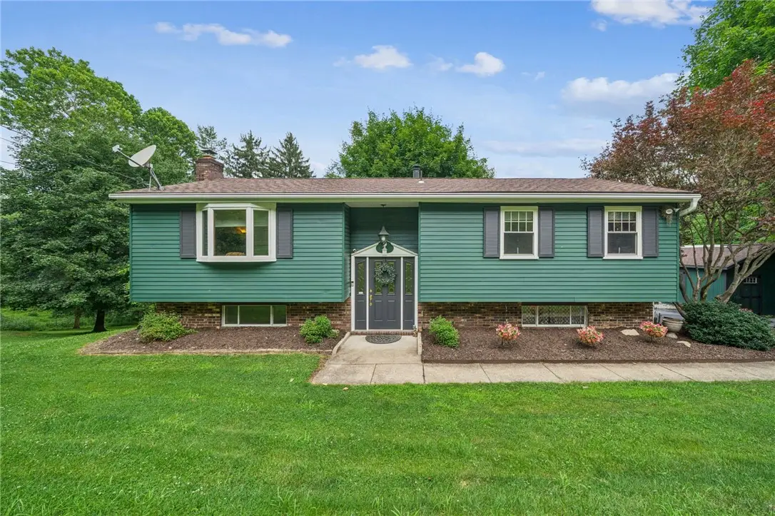 218 4th Street Ext, Houston, PA 15342 - #1