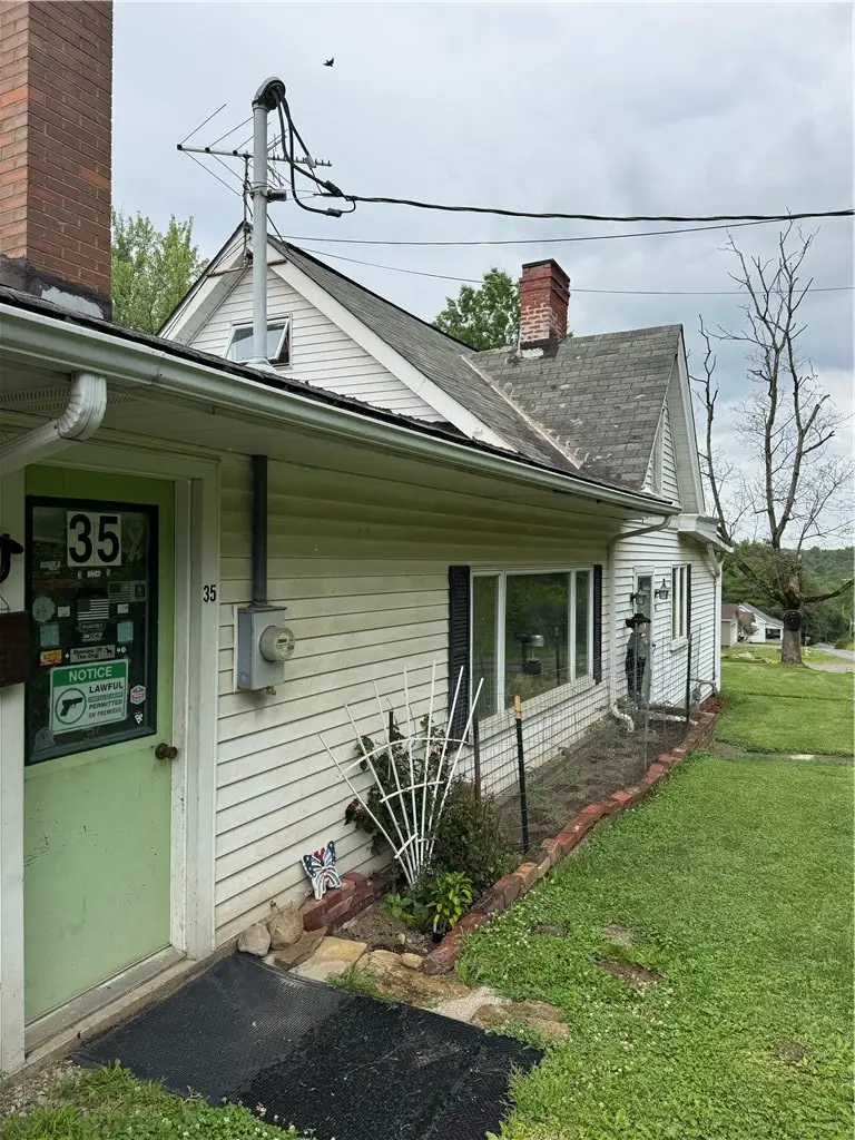 35 Tunnel St, West Alexander, PA 15376 - #1