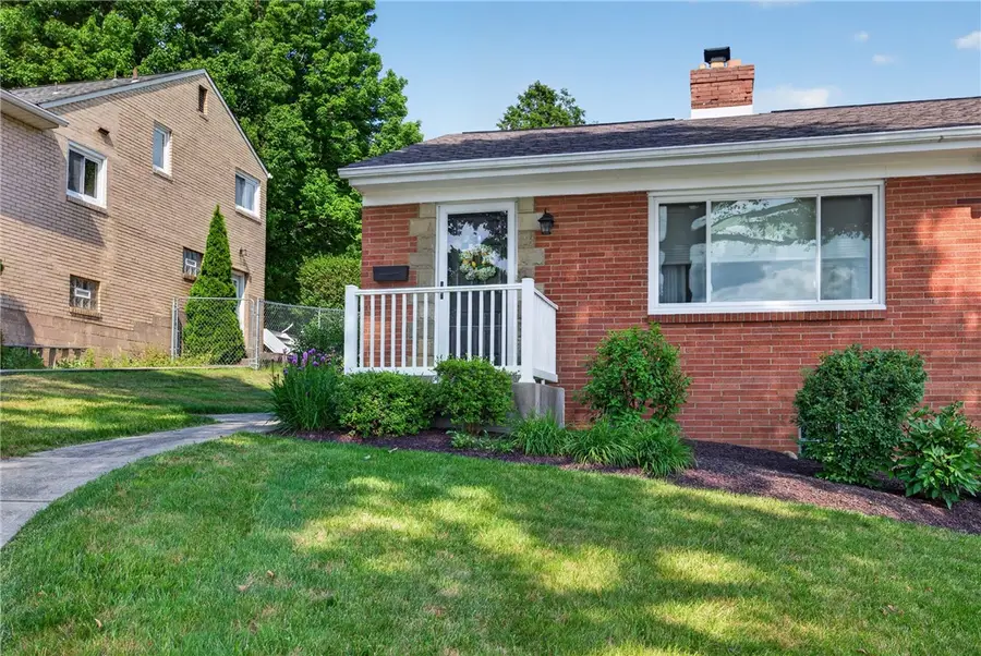 265 Oaklyn Rd., Bethel Park, PA 15102 - #2