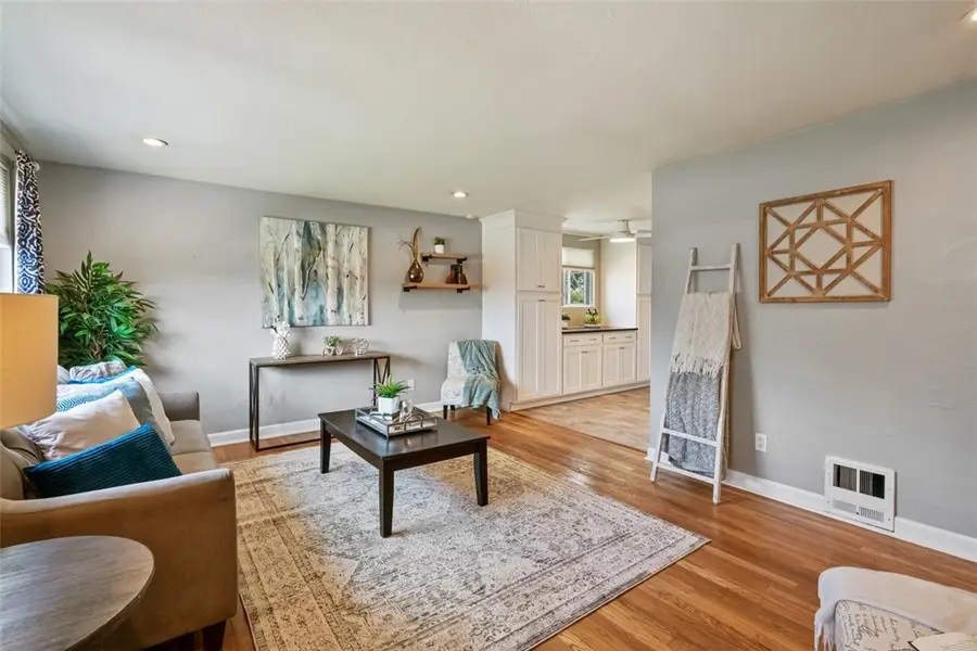 845 Kerry Hill Dr, Pittsburgh, PA 15234 - #2
