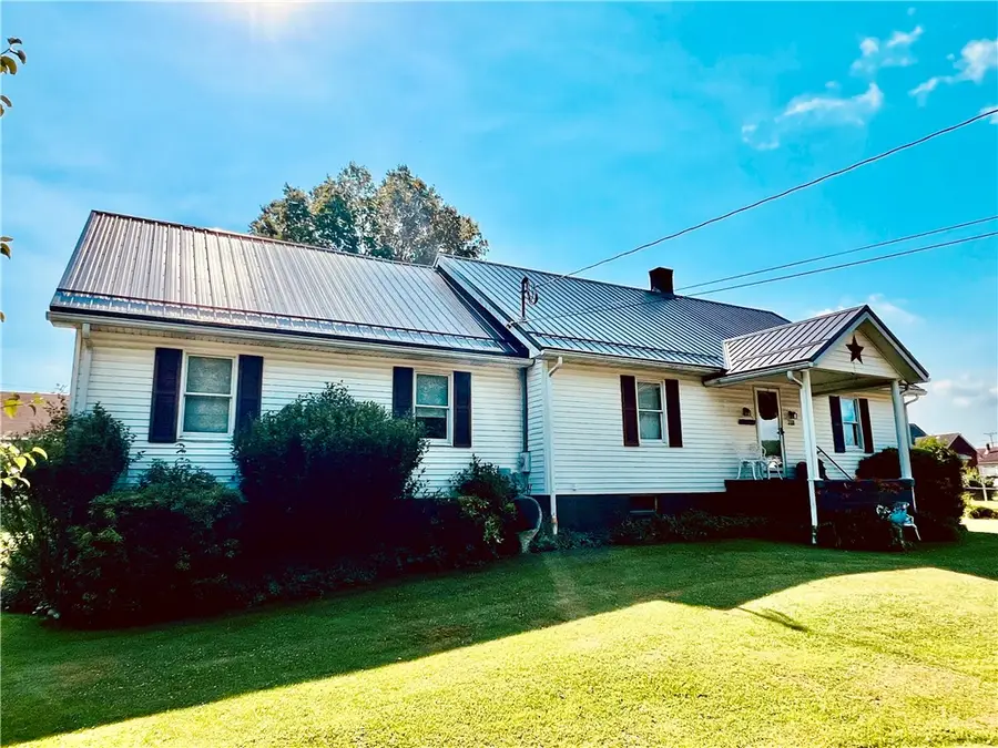 208 N. 2nd St, Masontown, PA 15461 - #2