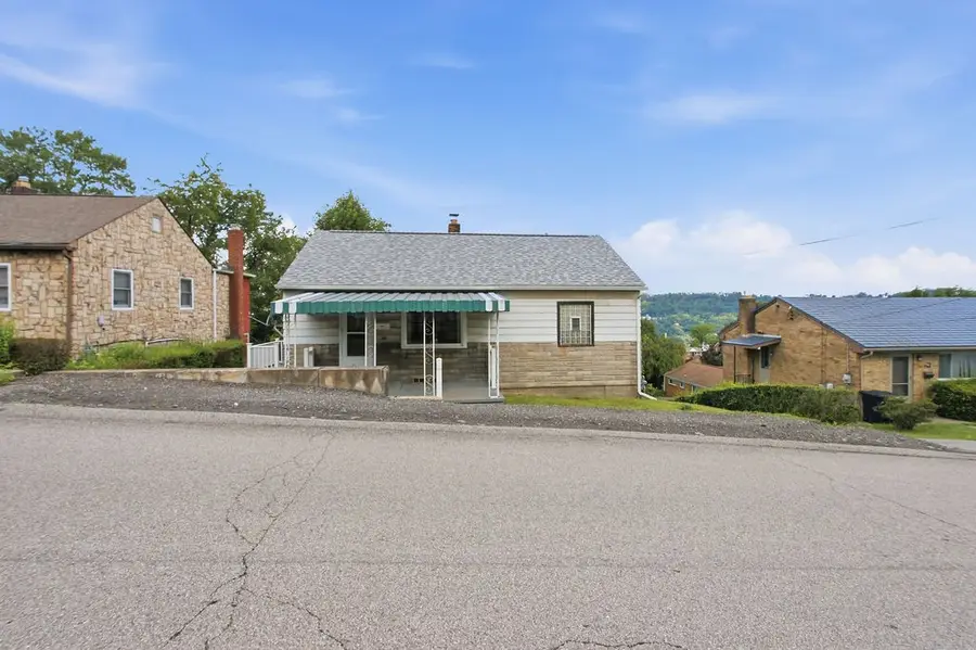 908 Upston St, McKeesport, PA 15133 - #2