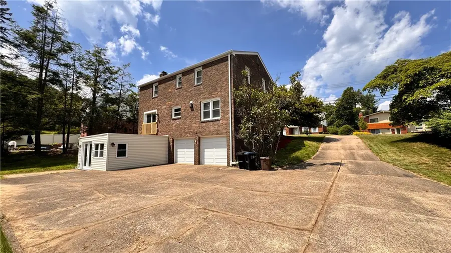 1033 Balmoral Dr, Pittsburgh, PA 15237 - #3