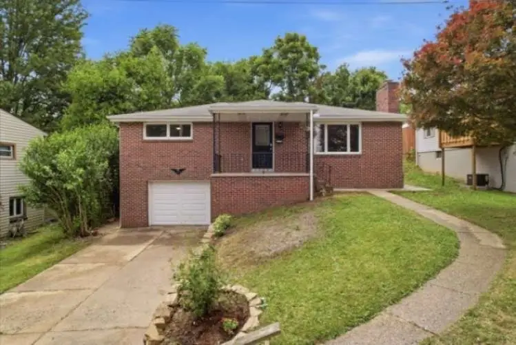 1735 Rebecca St, New Kensington, PA 15068 - #1