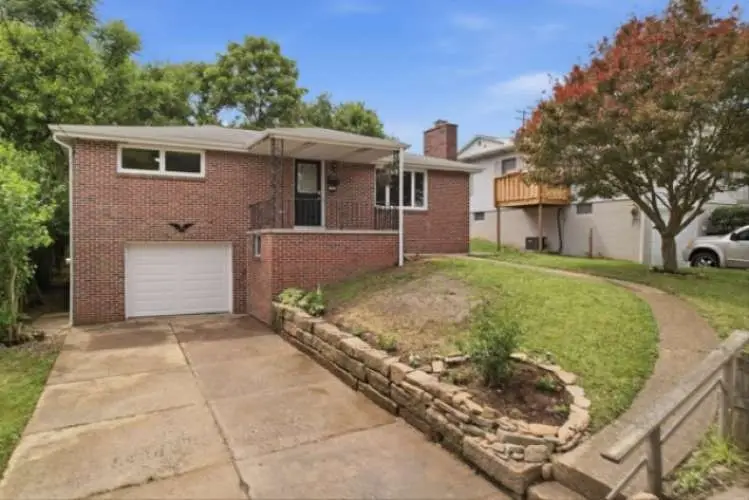 1735 Rebecca St, New Kensington, PA 15068 - #2