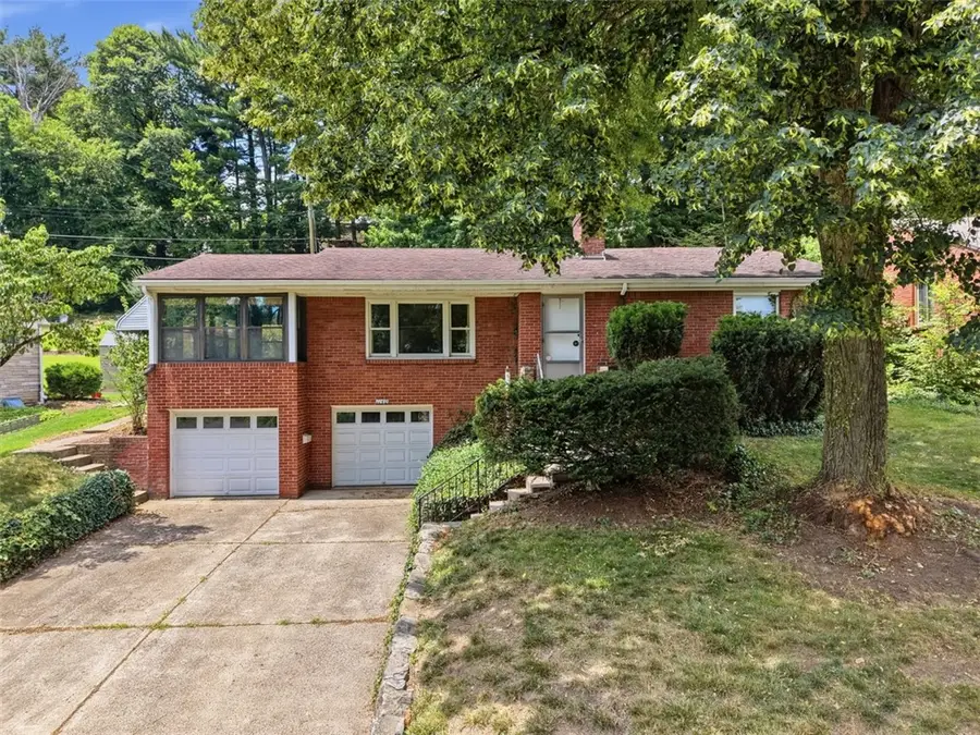 1140 Lakemont Dr, Pittsburgh, PA 15243 - #2